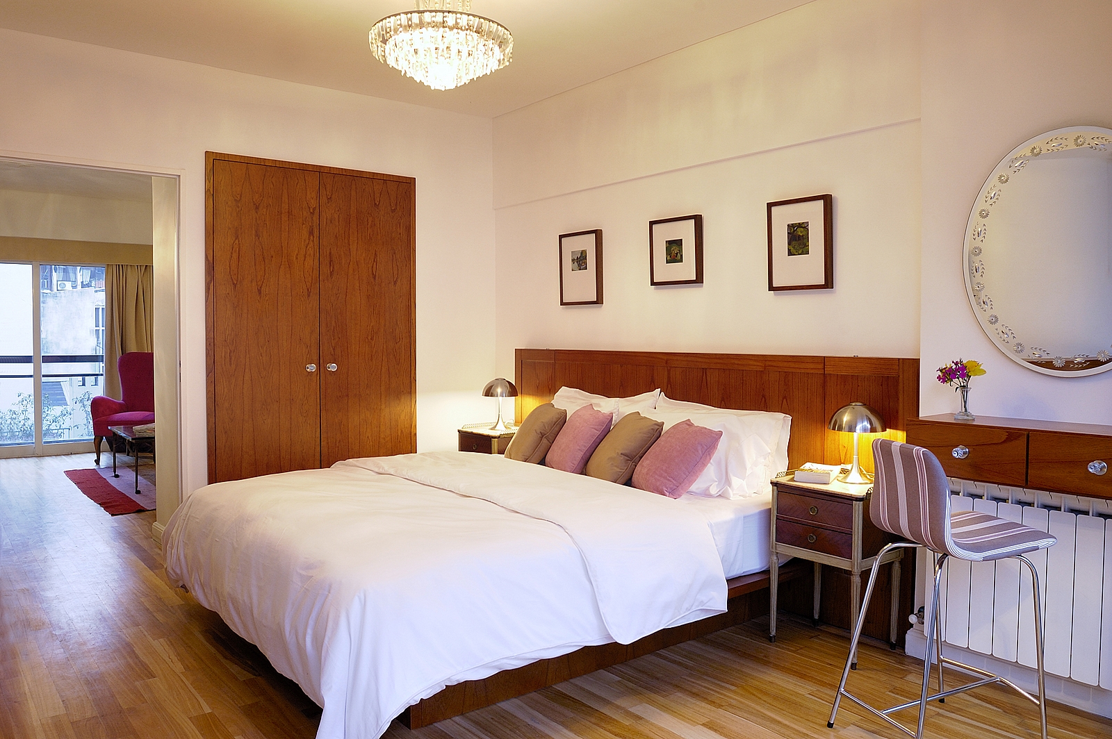 Suite bathroom